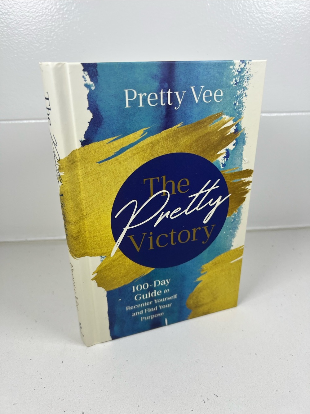 The Pretty Victory - Gold & Blue Hardcover Guide